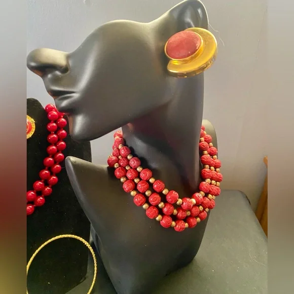 Vintage Carved Red & Glass Beaded Necklaces with gold accents earrings - Picture 1 of 12